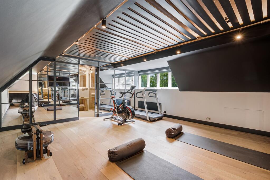 5 bedroom detached house/1.6 acres plot for sale in Hulse Heath Lane, Mere, WA16